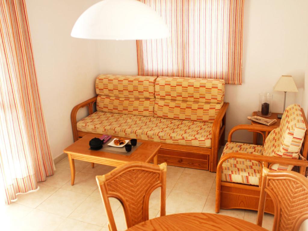 Apartamentos Amatista Unitursa Calp Chambre photo