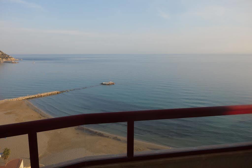 Apartamentos Amatista Unitursa Calp Extérieur photo
